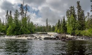 The set of falls between Hansen and Rostoul Lakes