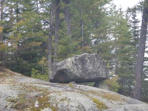 Wisini tripod rock