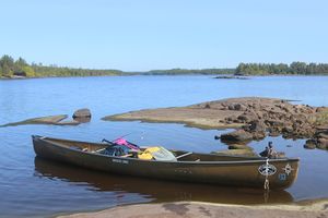 Lunch break on a mini island on Gabbro