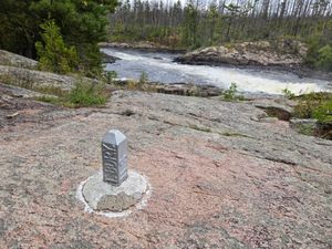 Boundary marker above Curtain Falls