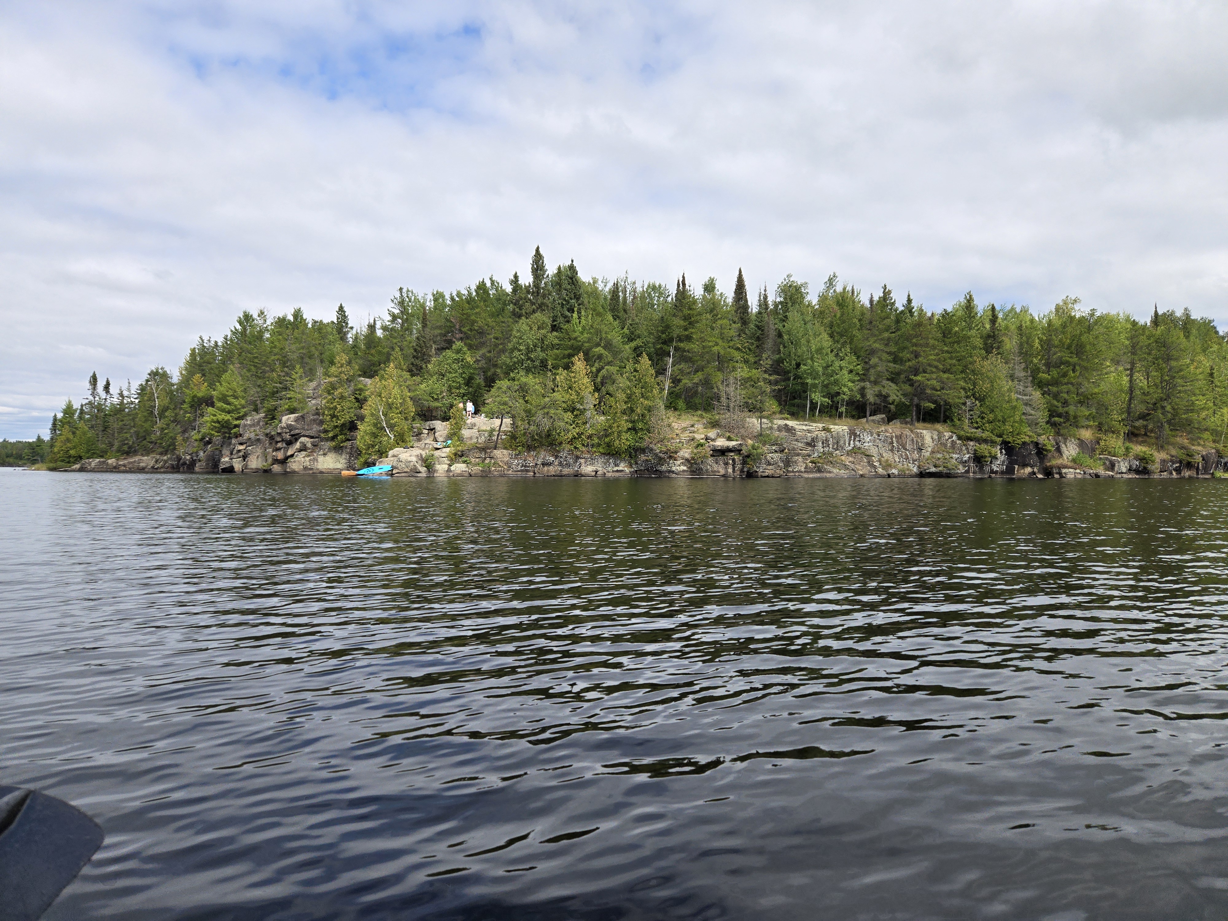 Cliffside resort for paddleboarders on Wisini