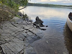 Wider view of slippery rocks on Bonnie Lake